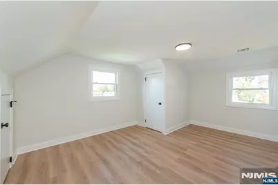 167 Pleasant Avenue, Bergenfield, NJ 07621 - Photo 17