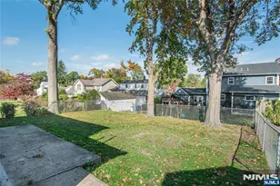 167 Pleasant Ave, Bergenfield, NJ 07621 - Photo 27