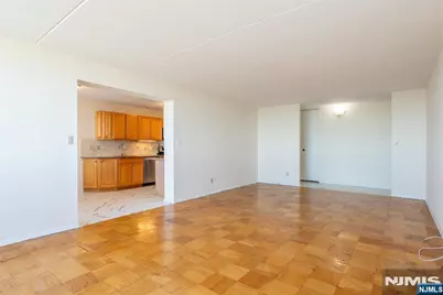 250 Gorge Road 28C #28C, Cliffside Park, NJ 07010 - Photo 7