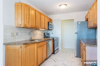 250 Gorge Road 28C #28C, Cliffside Park, NJ 07010 - Photo 13