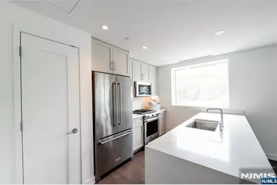 800 Avenue Port Imp, Weehawken, NJ 07086 - Photo 3