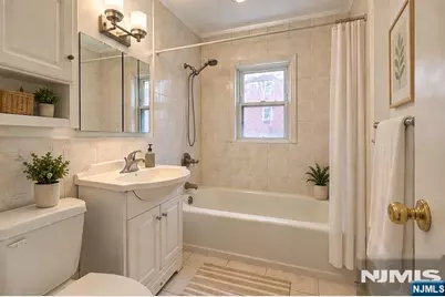 715 Broad Avenue 4 #4, Ridgefield, NJ 07657 - Photo 7