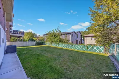 1225 16th Street, Fort Lee, NJ 07024 - Photo 29