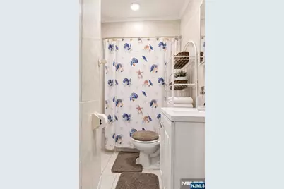 33 Vreeland Avenue, Passaic, NJ 07055 - Photo 25
