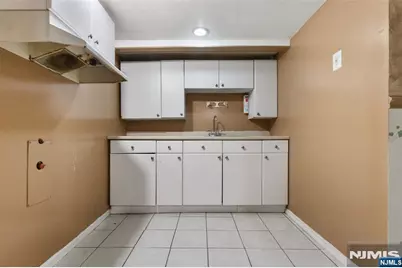 33 Vreeland Avenue, Passaic, NJ 07055 - Photo 27