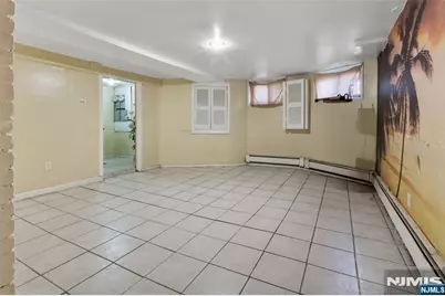 33 Vreeland Avenue, Passaic, NJ 07055 - Photo 21