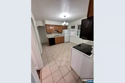 8 Plymouth Street, Fairfield, NJ 07004 - Photo 3