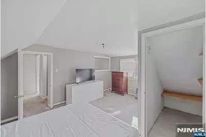 11 Raritan Avenue, Paterson, NJ 07503 - Photo 33