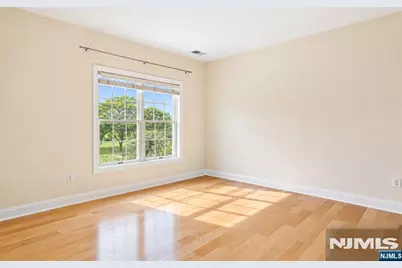 3211 Windsor Park Court 150 #150, Englewood, NJ 07631 - Photo 9