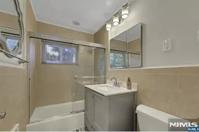 241 Johnson Avenue N4 #N4, Hackensack, NJ 07601 - Photo 23