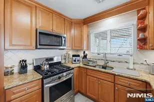 262 Lee St, Elmwood Park, NJ 07407 - Photo 25