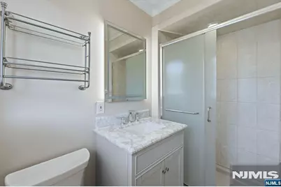 262 Lee Street, Elmwood Park, NJ 07407 - Photo 17