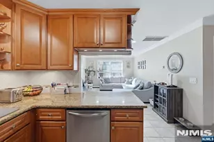 262 Lee St, Elmwood Park, NJ 07407 - Photo 7