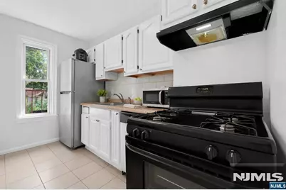 140 W Englewood Avenue #5B, Teaneck Township, NJ 07666 - Photo 7