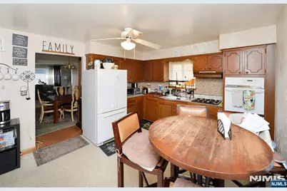 427-431 Edmund Avenue, Paterson, NJ 07502 - Photo 5