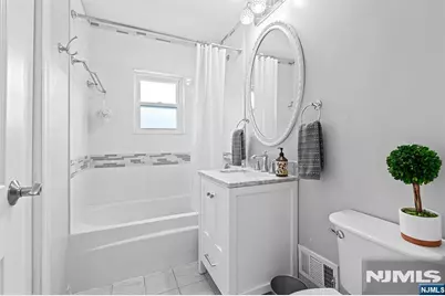 16 Pavonia Avenue, Kearny, NJ 07032 - Photo 9