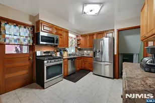 340 Graphic Blvd, New Milford, NJ 07646 - Photo 11
