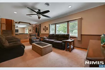 340 Graphic Boulevard, New Milford, NJ 07646 - Photo 7