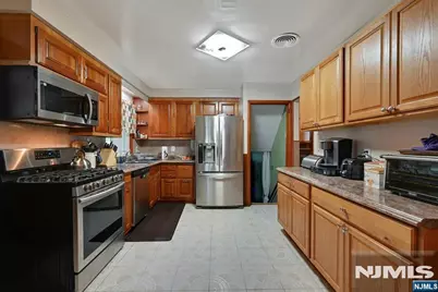 340 Graphic Boulevard, New Milford, NJ 07646 - Photo 15