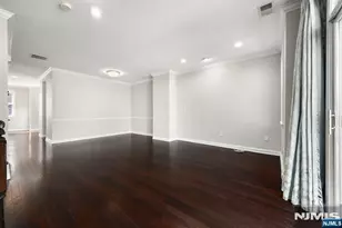 382 Kingston Ct 382, West New York, NJ 07093 - Photo 7