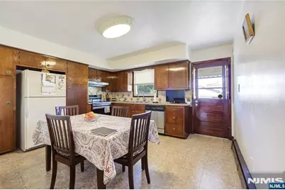 325 Grant Avenue, Lyndhurst Township, NJ 07071 - Photo 19