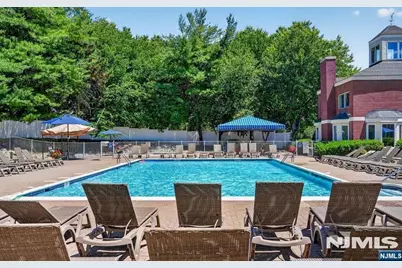 415 Chase Court 415 #415, Edgewater, NJ 07020 - Photo 15