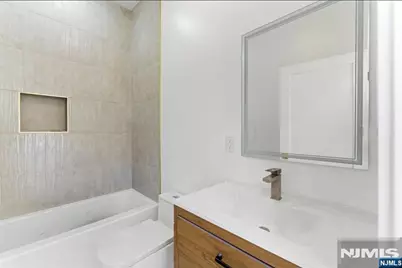 113 Oak Street 2 #2, Jersey City, NJ 07304 - Photo 11