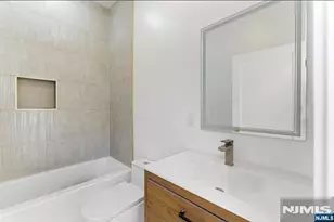 113 Oak Street 2, Jersey City, NJ 07304 - Photo 11
