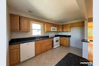 1 Underhill Court, Nutley, NJ 07110 - Photo 7