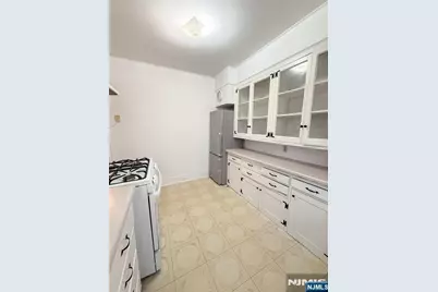 35 Green Avenue 1 #1, Madison, NJ 07940 - Photo 5