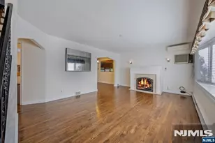340 Alan Dr, Paramus, NJ 07652 - Photo 7
