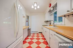 340 Alan Dr, Paramus, NJ 07652 - Photo 13