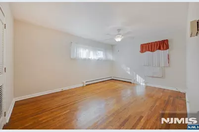 340 Alan Drive, Paramus, NJ 07652 - Photo 15