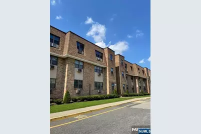 220 Meadow Lane D14 #D14, Secaucus, NJ 07094 - Photo 5