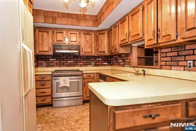 4 Demartini Place, Waldwick, NJ 07463 - Photo 5
