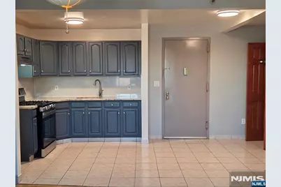 2401 Bergenline Avenue 6C #6C, Union City, NJ 07087 - Photo 1
