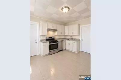 380 Harrison Avenue 2R #2R, Lodi, NJ 07644 - Photo 1