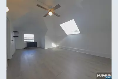 3 Crescent Avenue 3rd Fl #3rd FL, Cliffside Park, NJ 07010 - Photo 3