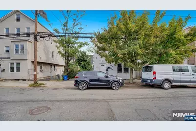 658-660 12th Street, Newark, NJ 07103 - Photo 3