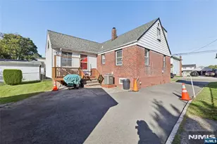 86 Falmouth Ave, Elmwood Park, NJ 07407 - Photo 3