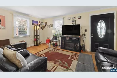 86 Falmouth Avenue, Elmwood Park, NJ 07407 - Photo 7