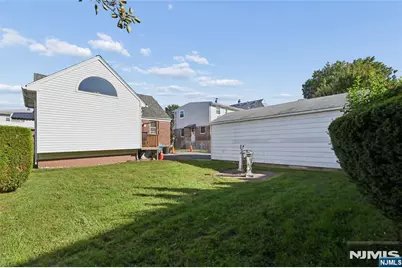 86 Falmouth Avenue, Elmwood Park, NJ 07407 - Photo 5