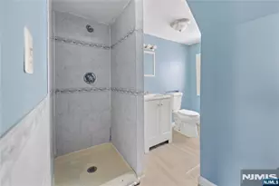 10 Howell Pl, Newark, NJ 07106 - Photo 15