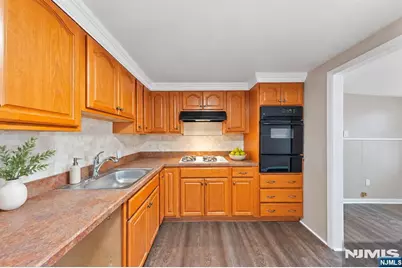 46 Laurel Street, Ridgefield Park, NJ 07660 - Photo 15