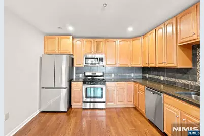 22 Sylvan Street 2A #2A, Rutherford, NJ 07070 - Photo 5