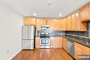 22 Sylvan Street 2A, Rutherford, NJ 07070 - Photo 5
