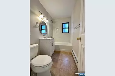 184 Terhune Avenue E #E, Lodi, NJ 07644 - Photo 9