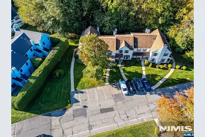 3302 Stonehedge Road 3302 #3302, Edison, NJ 08820 - Photo 5