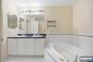 427 Hartford Dr 4028, Nutley, NJ 07110 - Photo 23