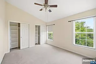 427 Hartford Dr 4028, Nutley, NJ 07110 - Photo 17